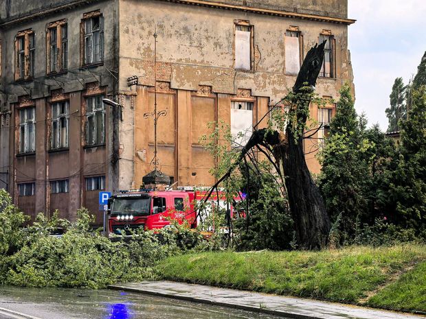 Strażacy podsumowują działania po przejściu frontu burzowego
