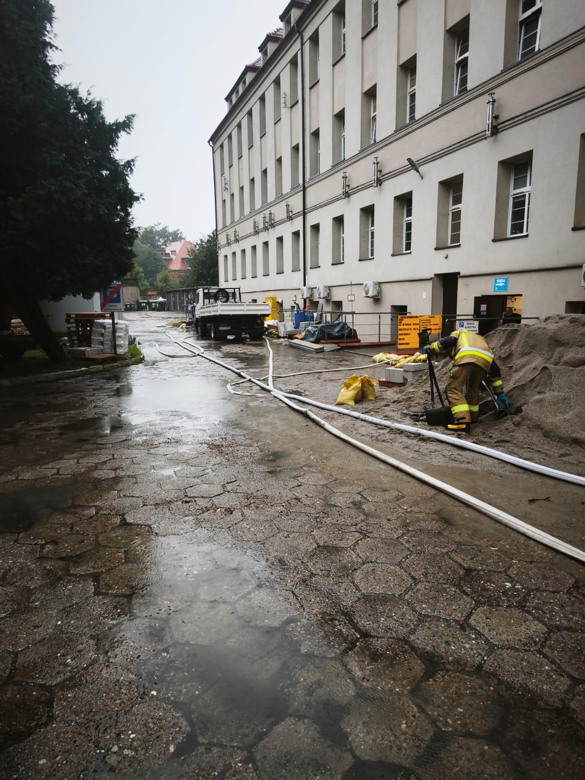 Burze nad Opolszczyzną. Strażacy interweniowali 79 razy