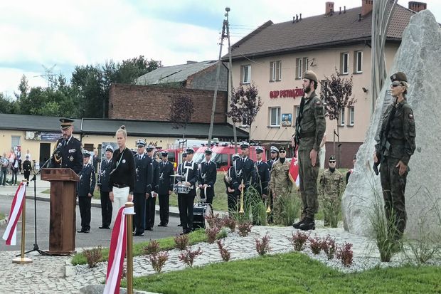Pomnik ku czci mjr. pilota Antoniego Tomiczka odsłonięty