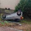 Pomylił bieg z hamulcem ręcznym. Dachował w Godowie