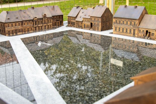 Wodzisław Śląski sprzed 100 lat wykonany w brązie. Nowa makieta na rynku.